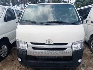 Toyota HiAce 2013 White