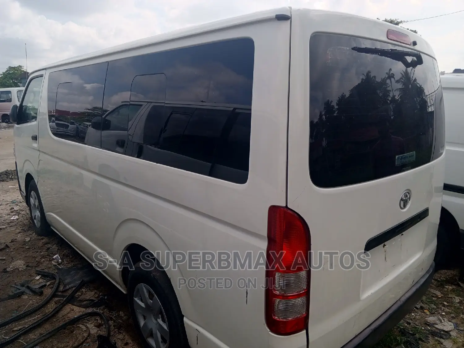 Toyota HiAce 2013 White