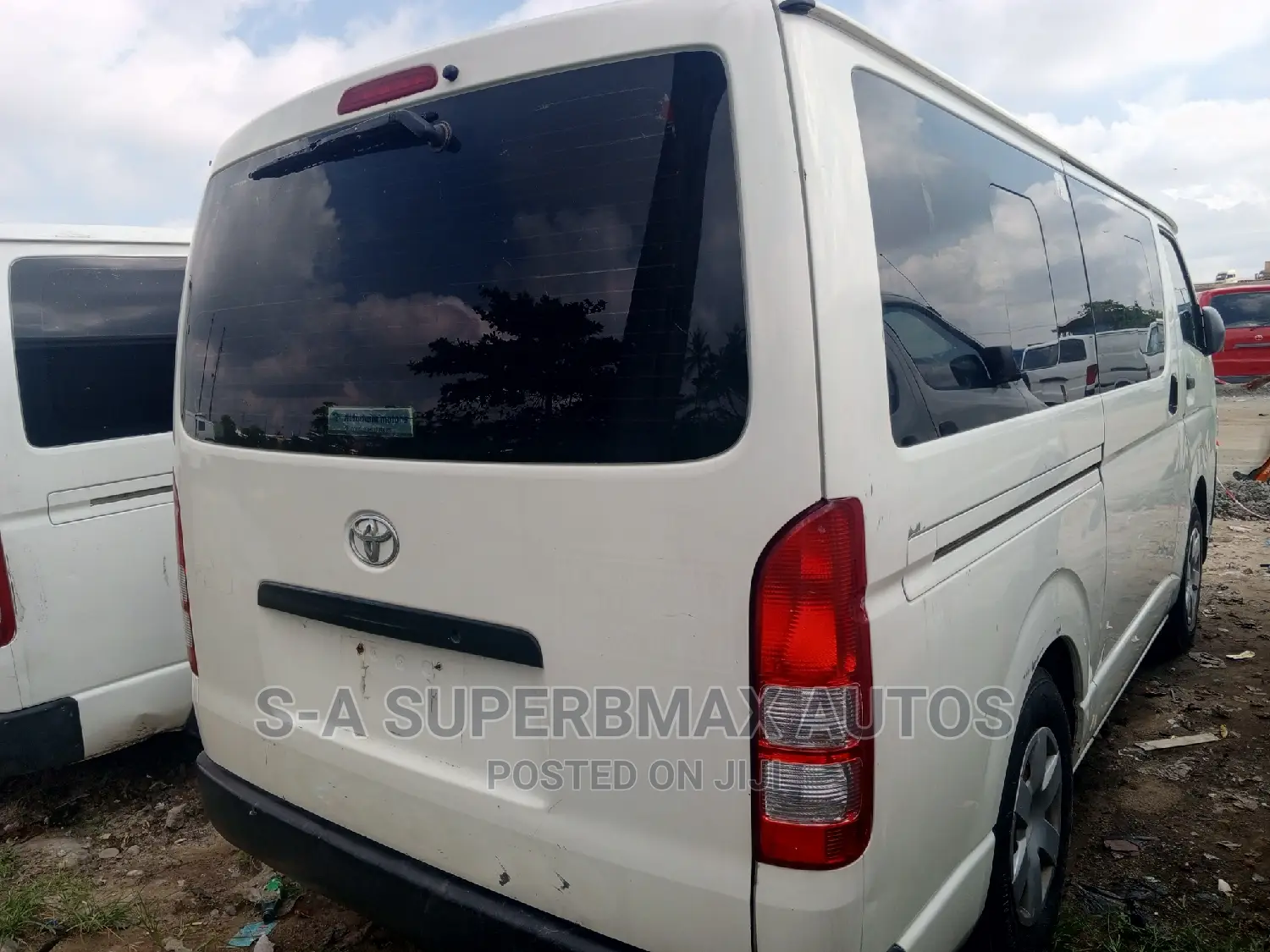 Toyota HiAce 2013 White