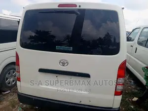 Toyota HiAce 2013 White