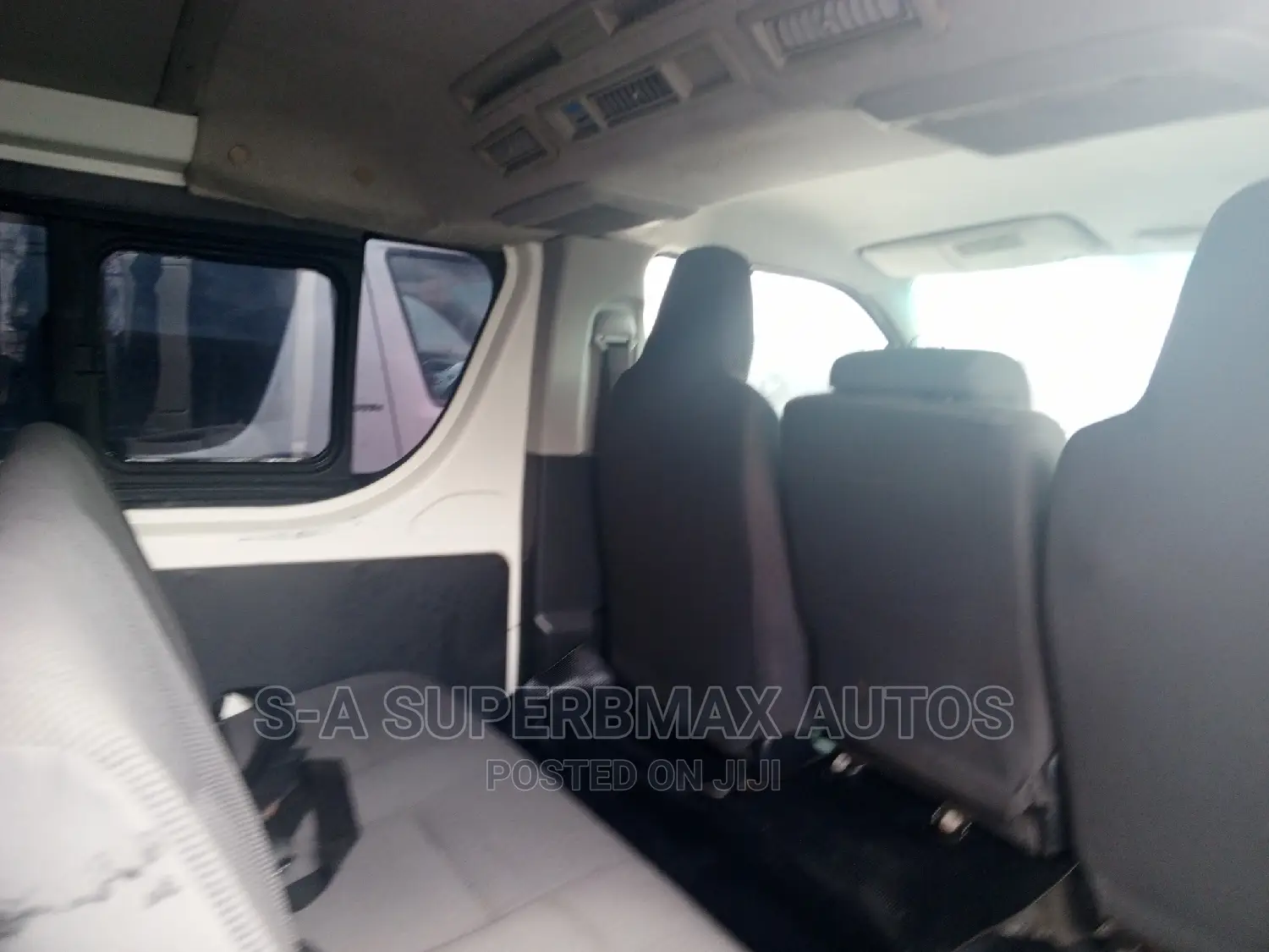 Toyota HiAce 2013 White