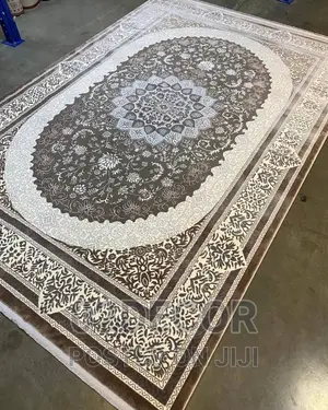 Beige Color Arabian Center Rugs (5/7 and 7/10)