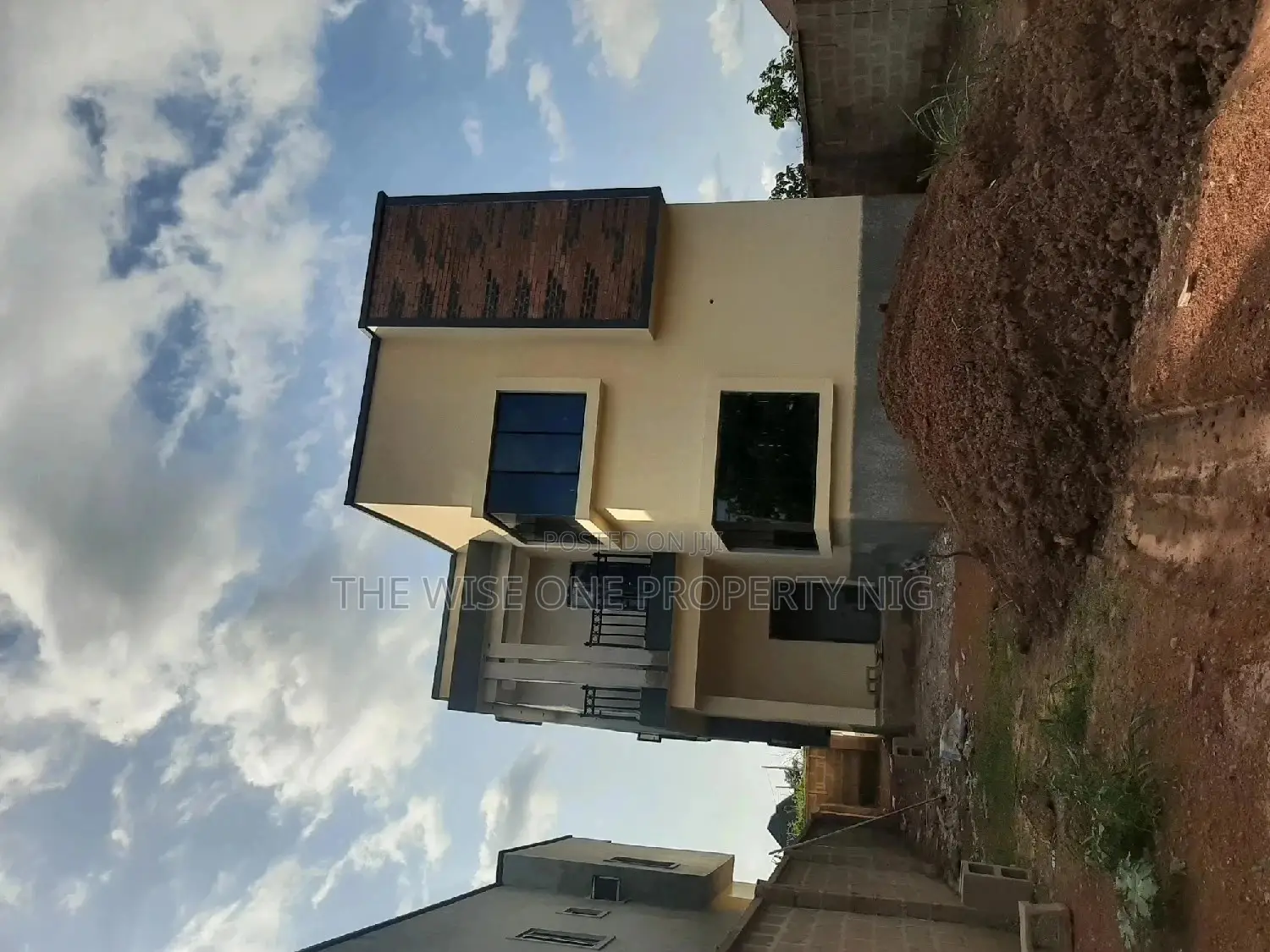 4bdrm Duplex in Wtc Estate Enugu for sale