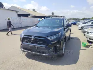 Toyota RAV4 XLE AWD 2020 Black