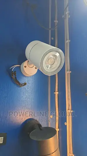 Single Track Light for Homes/ Hotels/ Bars/ Business Centres