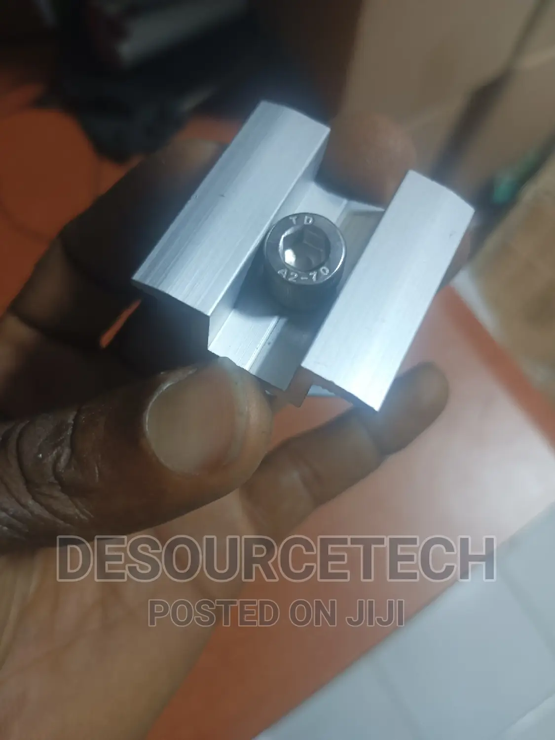 Mid Clamp for Solar Panel Mounting