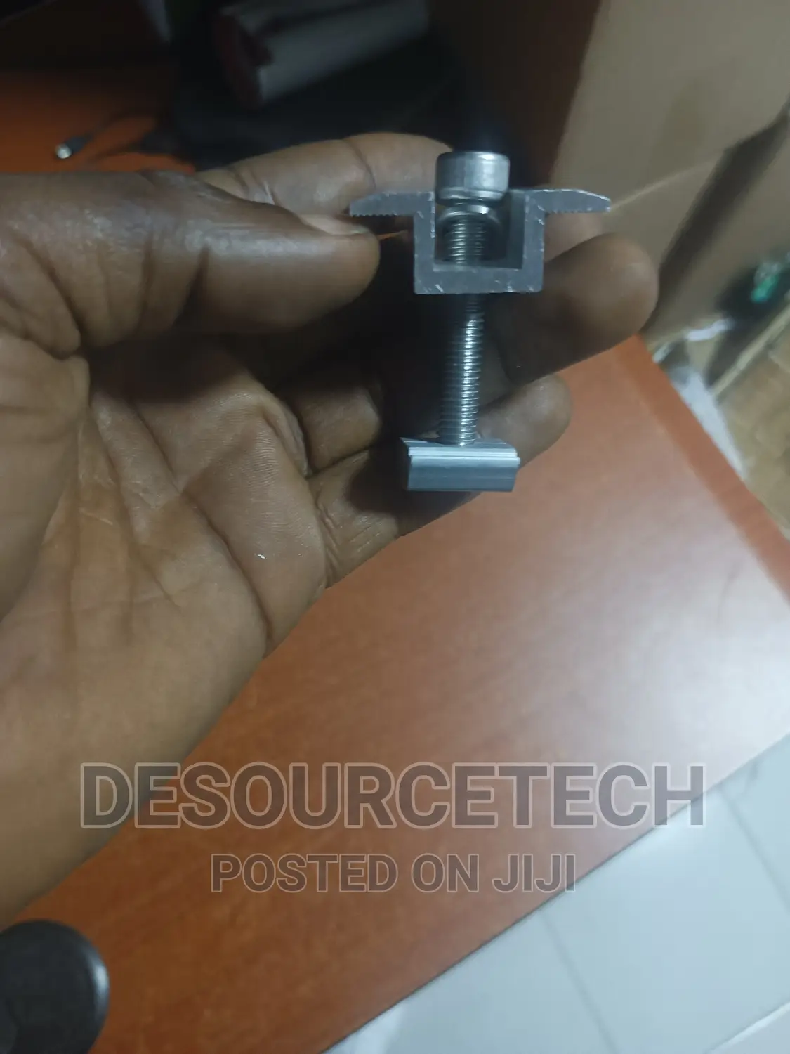 Mid Clamp for Solar Panel Mounting