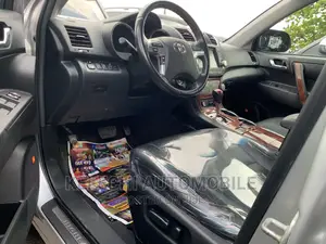 Toyota Highlander Limited 2012 Silver