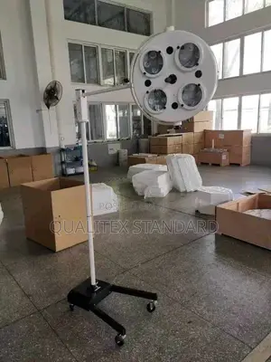 England Advanced Four Bulb Theatre Operating Light