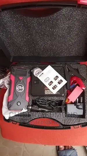 Rechargeable Battery Car Jumpstarter With Tyre Pump