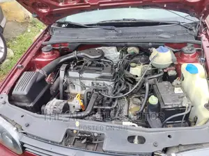 Volkswagen Golf 1.6 2000 Burgundy