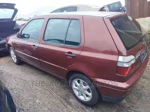 Volkswagen Golf 1.6 2000 Burgundy