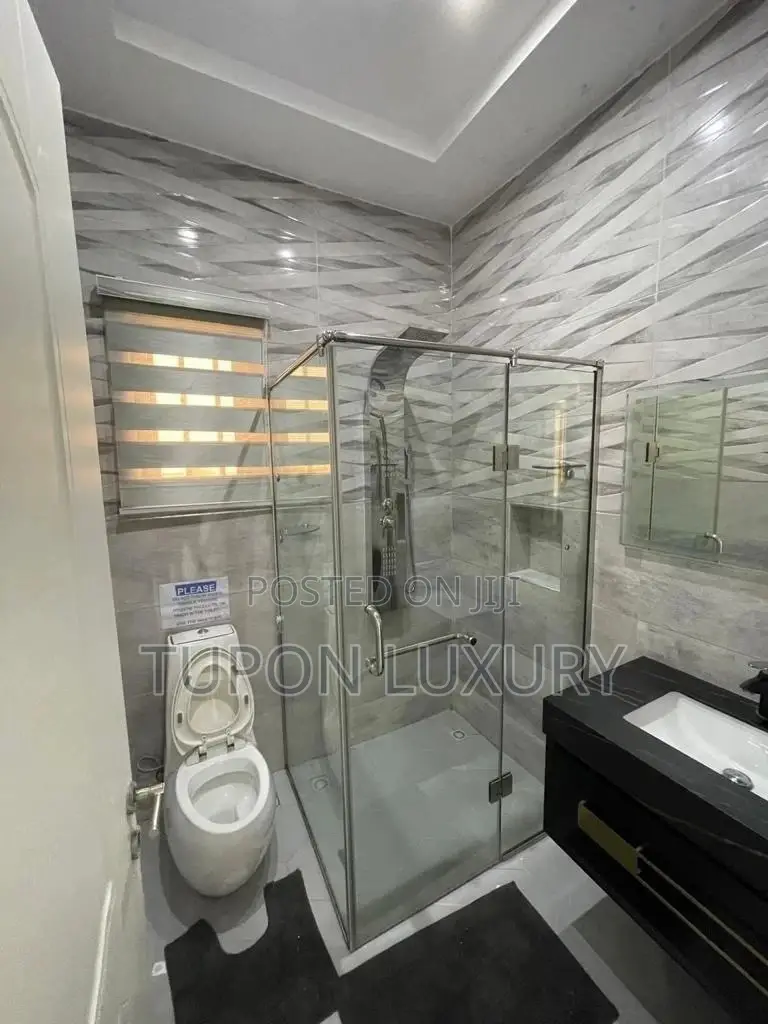4 Bedroom Waterfront Apattmsnt