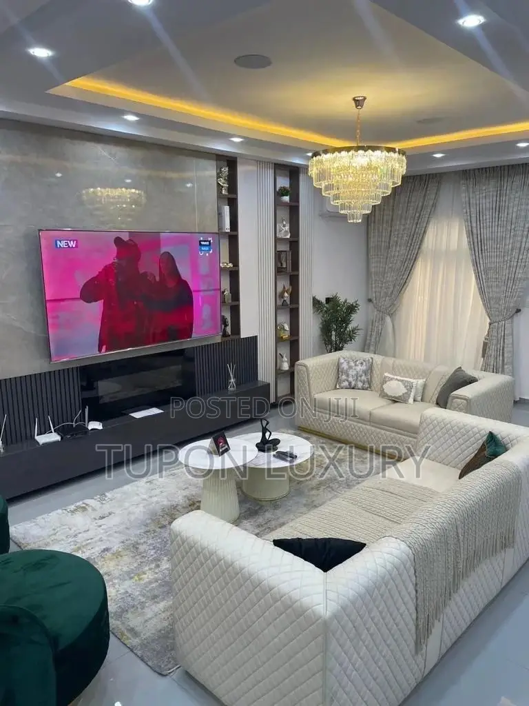 4 Bedroom Waterfront Apattmsnt