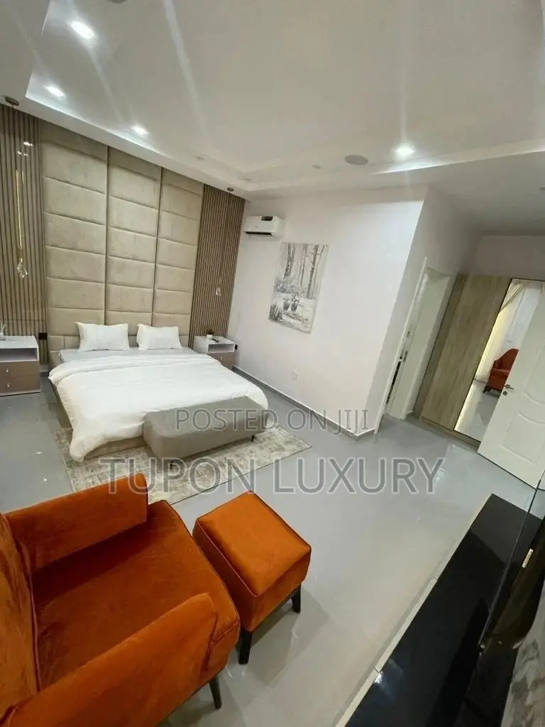 4 Bedroom Waterfront Apattmsnt