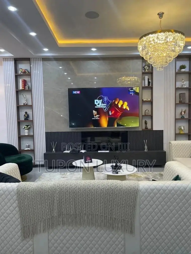 4 Bedroom Waterfront Apattmsnt