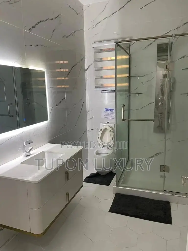 4 Bedroom Waterfront Apattmsnt