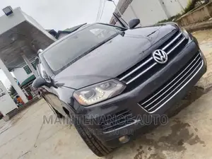 Volkswagen Touareg V6 R-Line 4dr SUV AWD (3.6L 6cyl 8A) 2014 Black