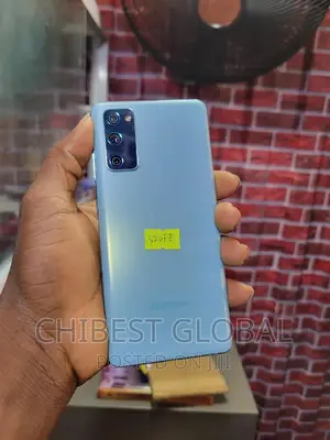 Photo - Samsung Galaxy S20 FE 128 GB Blue