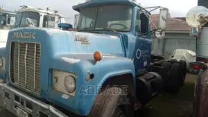 Mack Truck Trailer Head