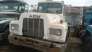 Mack RD Trailer Head