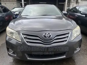 Toyota Camry 2010 Gray