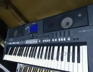 Yamaha PSR-S650 Keyboard