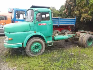 MERCEDES-BENZ 1418 Cap and Cheeses