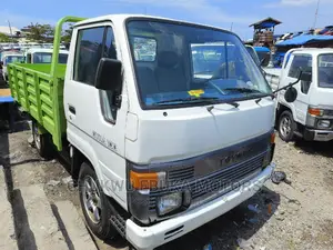 Toyota Dyna 100