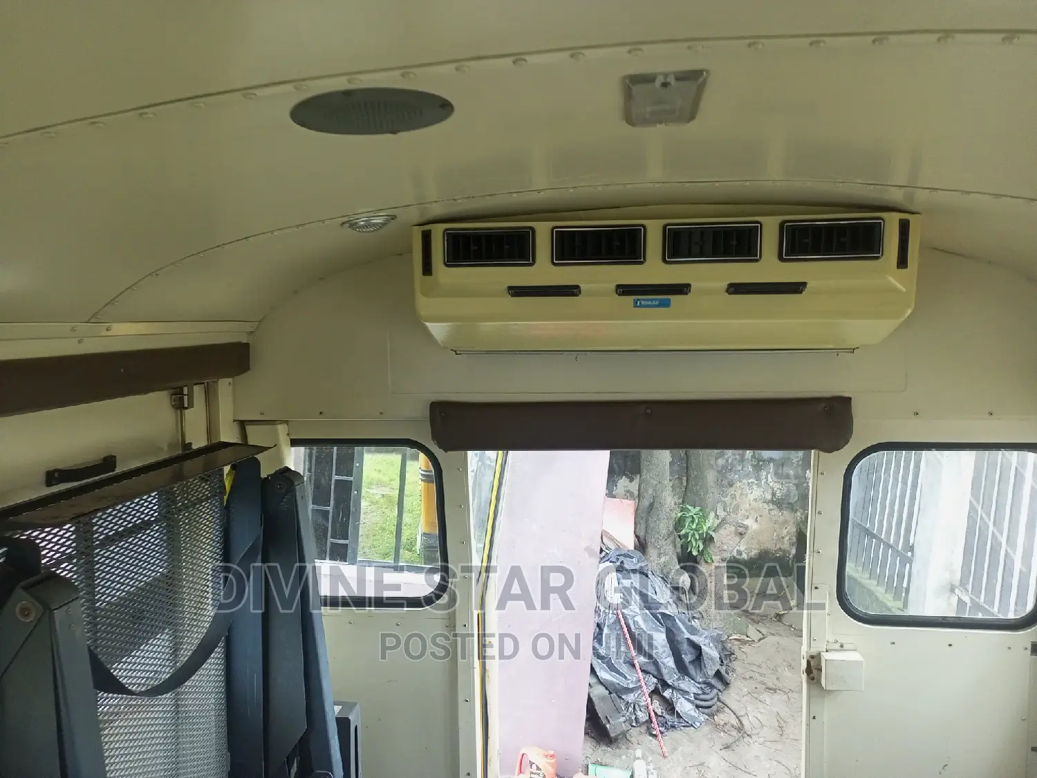 Bus 1997 Yellow