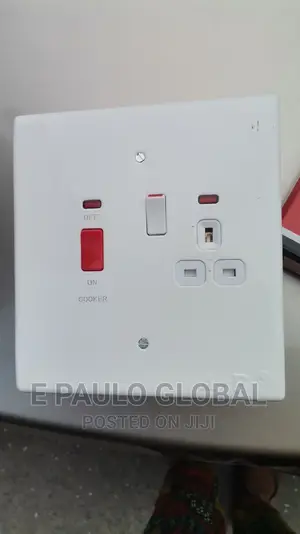 6 By 6 Kitchen Cooker Unit A&BT