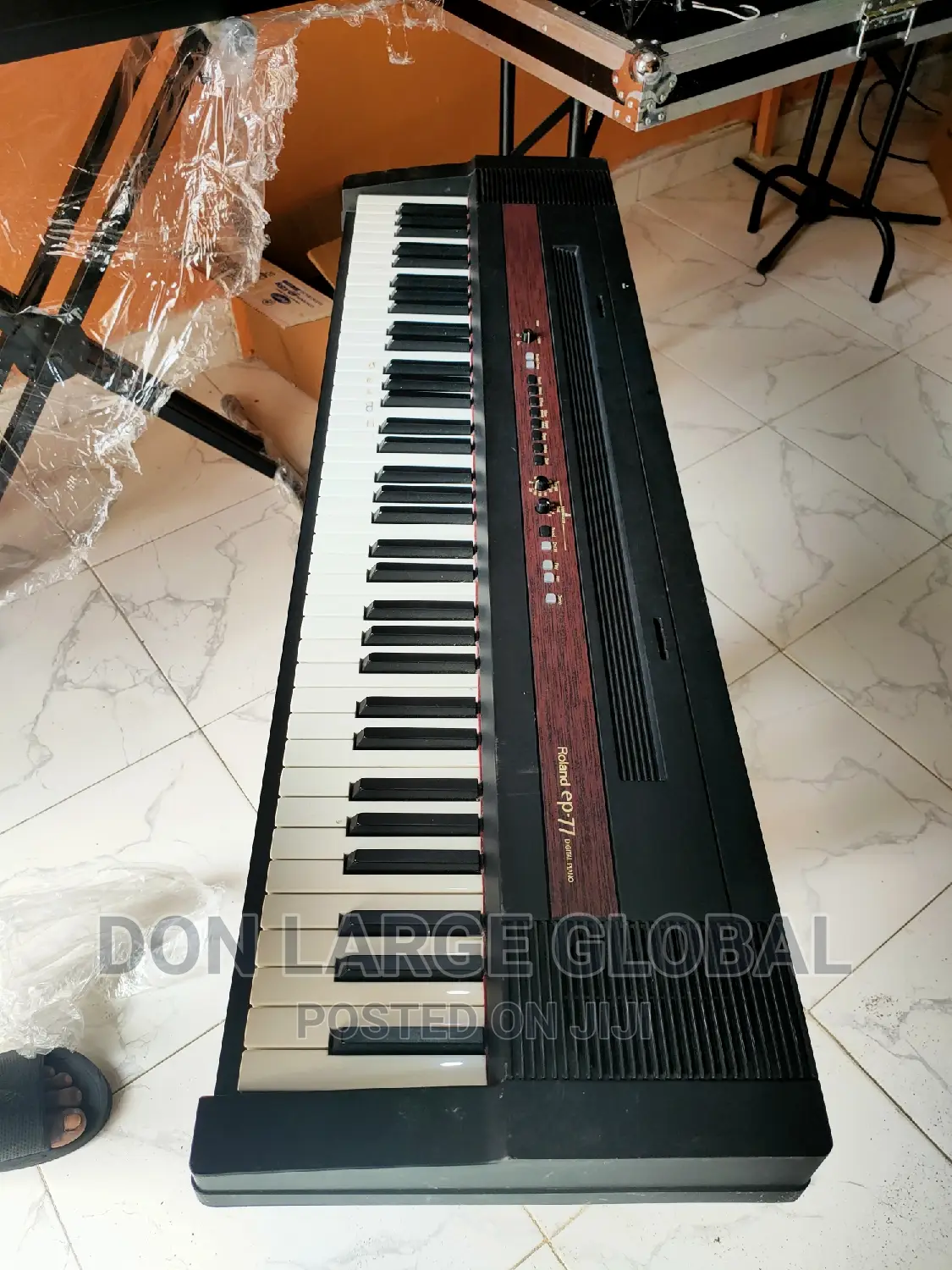 Roland Ep-77 Piano