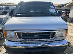 Photo - Ford E350 2006 Silver