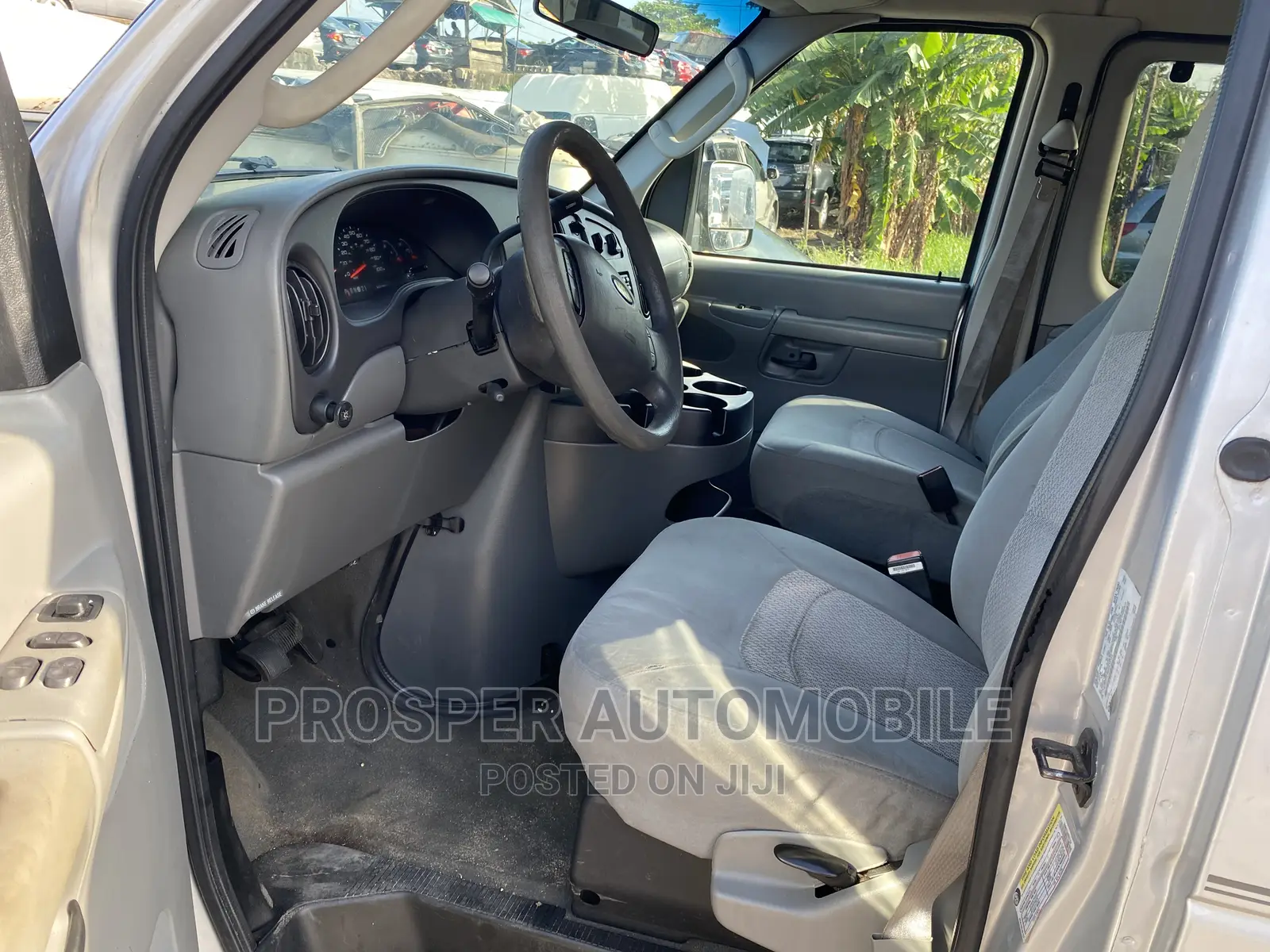 Ford E350 2006 Silver