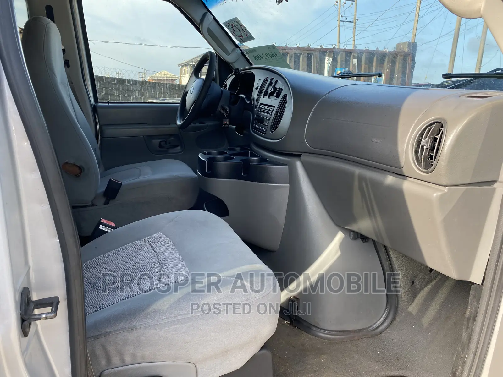 Ford E350 2006 Silver