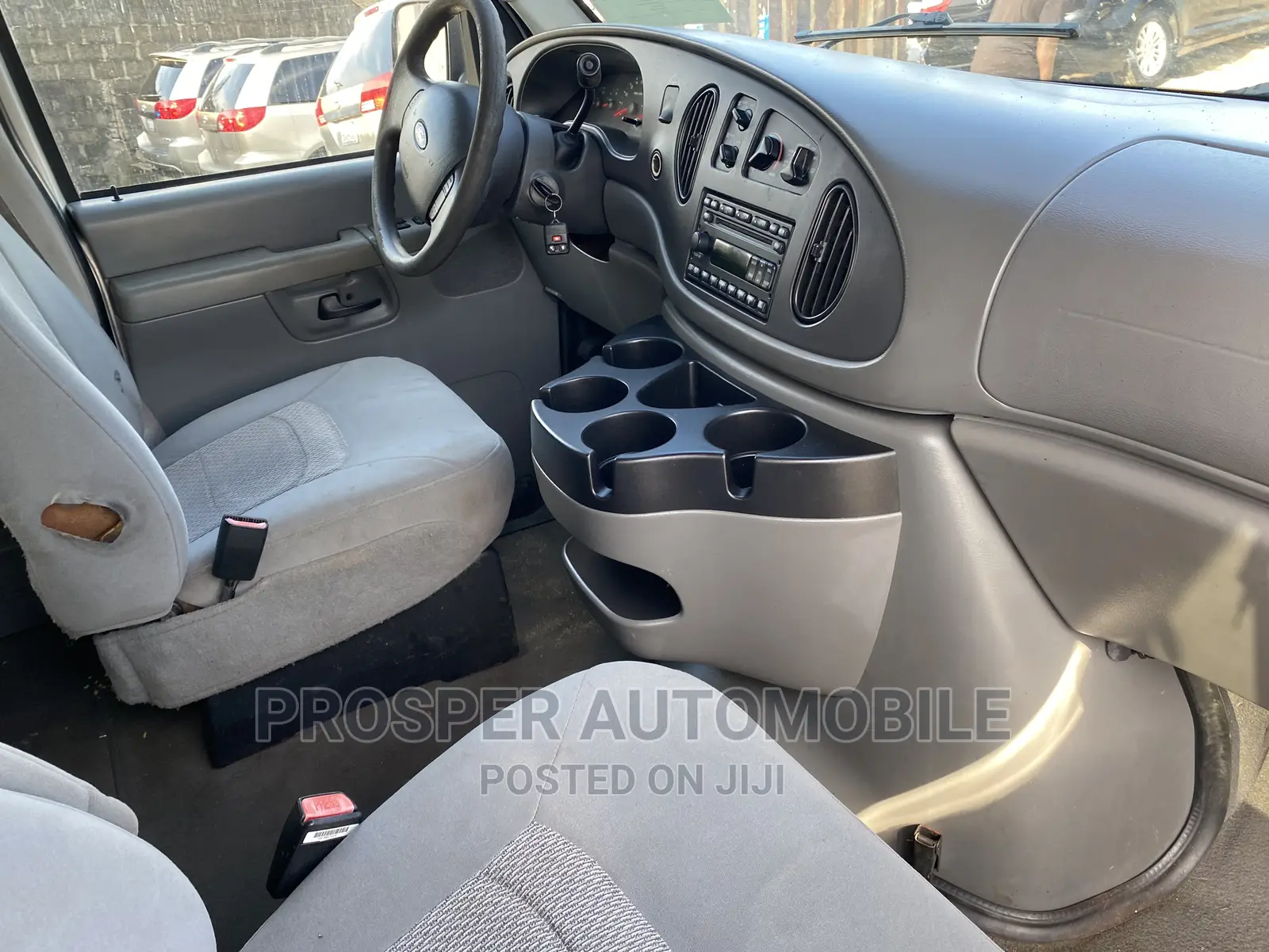 Ford E350 2006 Silver