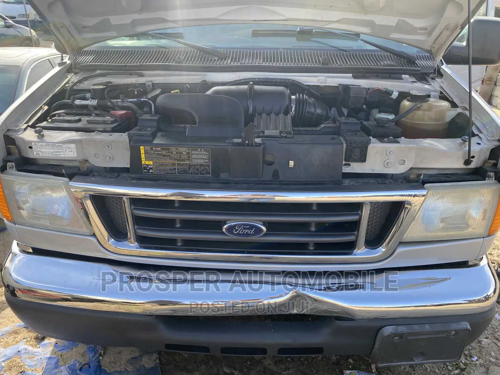 Ford E350 2006 Silver