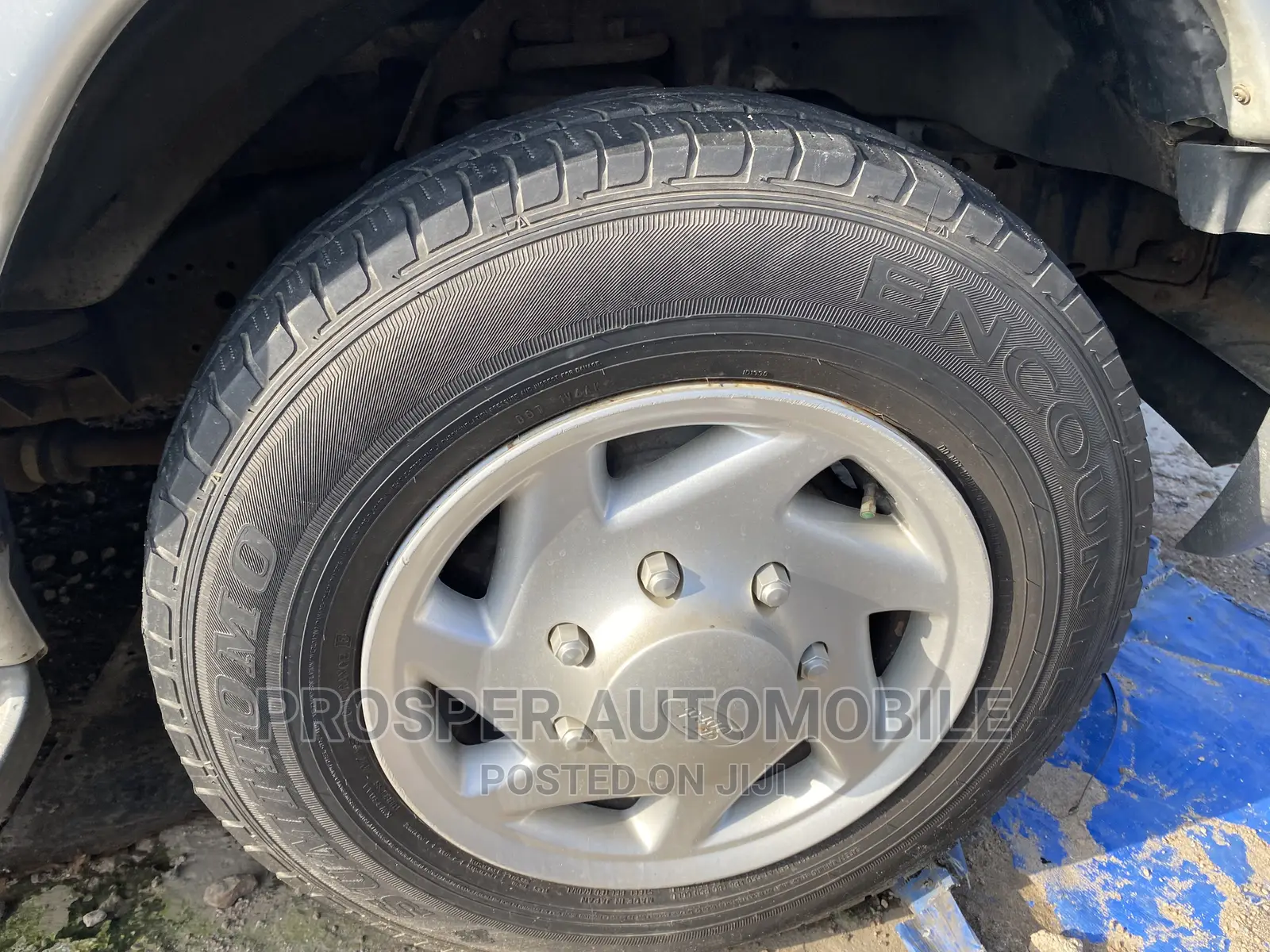 Ford E350 2006 Silver