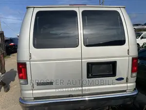 Ford E350 2006 Silver