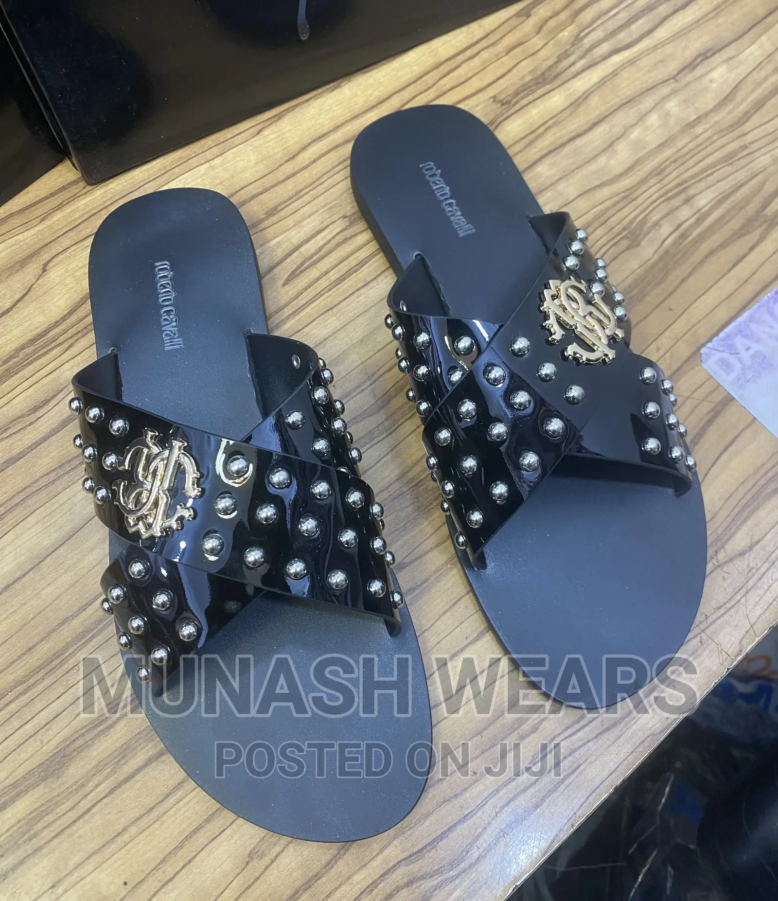 Gucci Leather Slipers Collection
