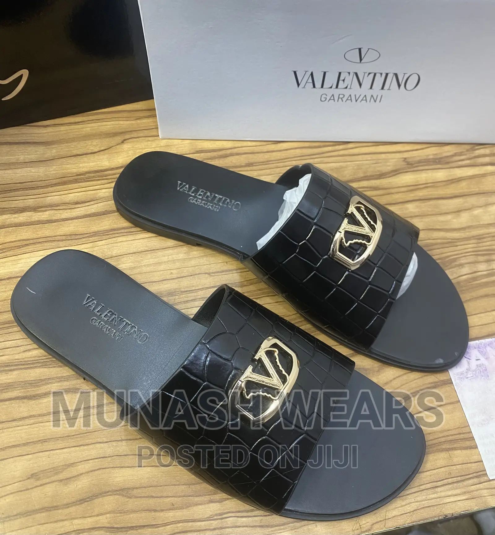 Gucci Leather Slipers Collection