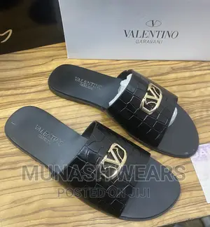 Gucci Leather Slipers Collection