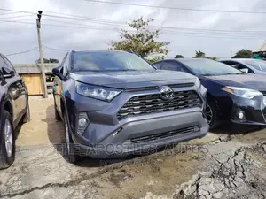 Toyota RAV4 XLE AWD 2020 Black