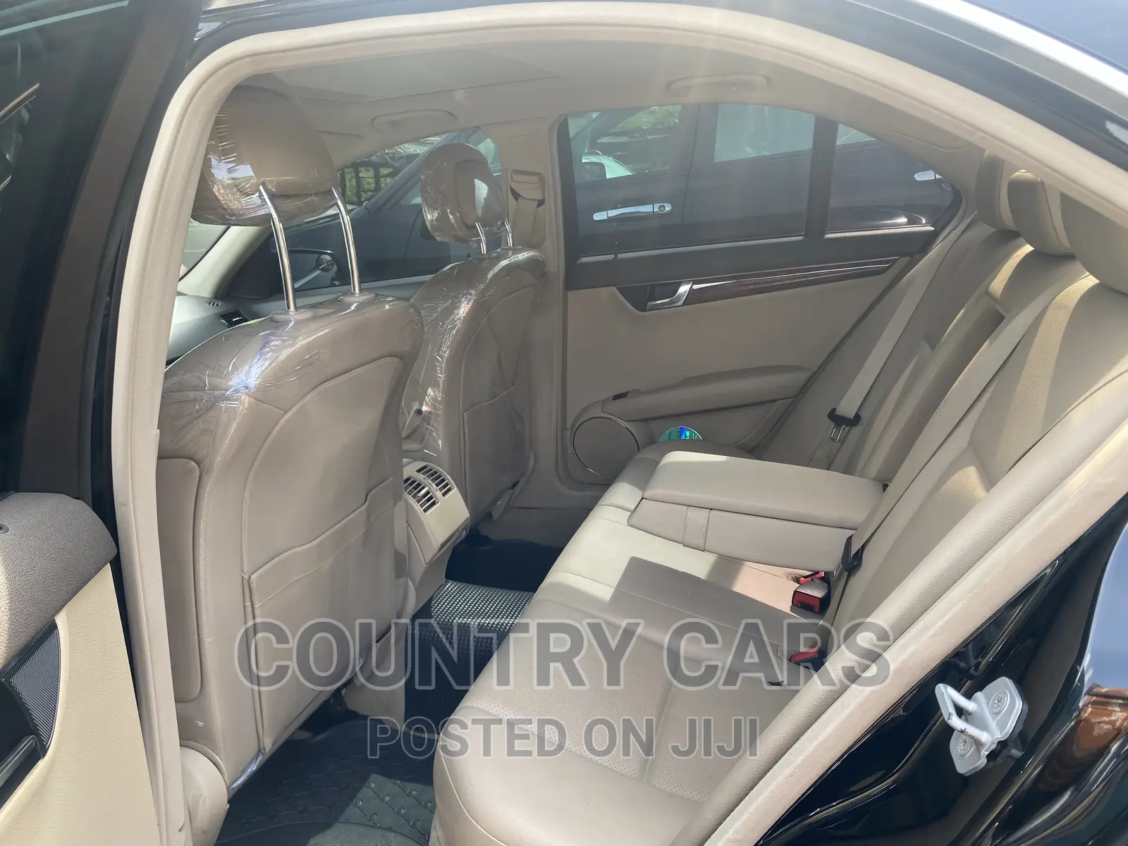 Mercedes-Benz C300 2010 Black