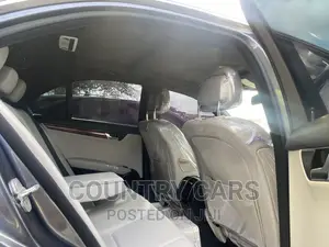 Mercedes-Benz C300 2010 Gray