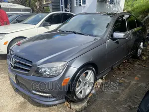 Mercedes-Benz C300 2010 Gray