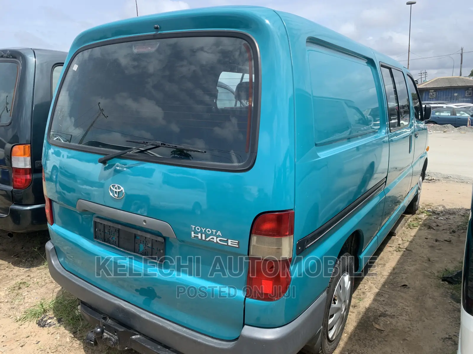 Toyota HiAce 1999 Blue