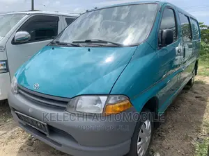 Toyota HiAce 1999 Blue