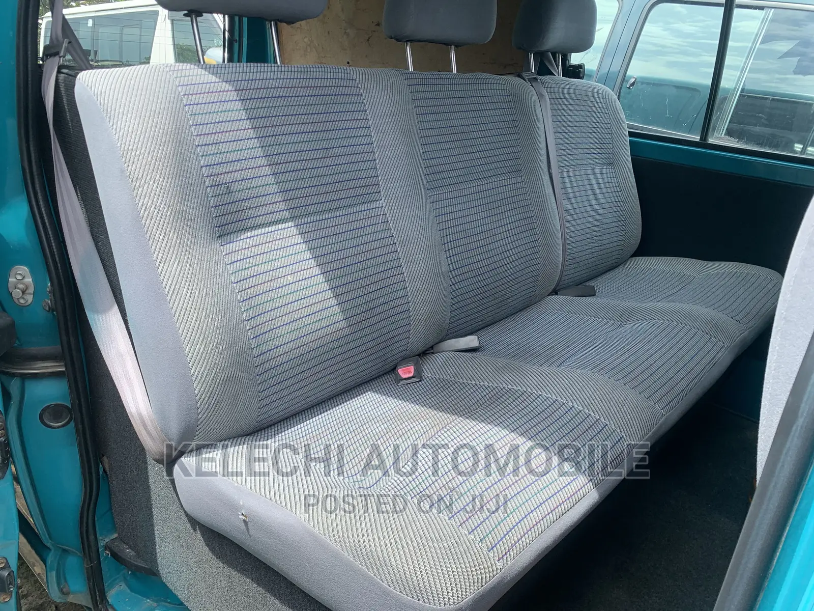 Toyota HiAce 1999 Blue