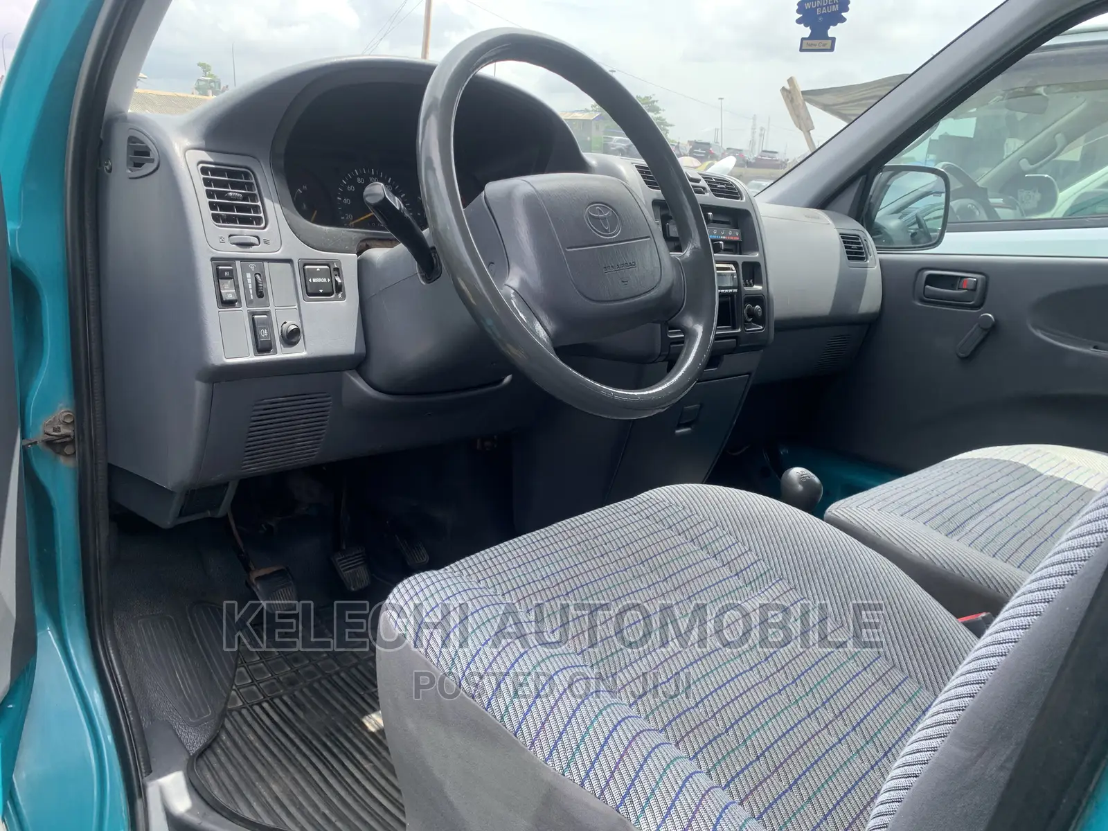 Toyota HiAce 1999 Blue